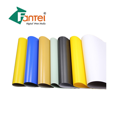 Polyester PVC tráng Tarpaulin 510gsm Knife Coating 70 độ
