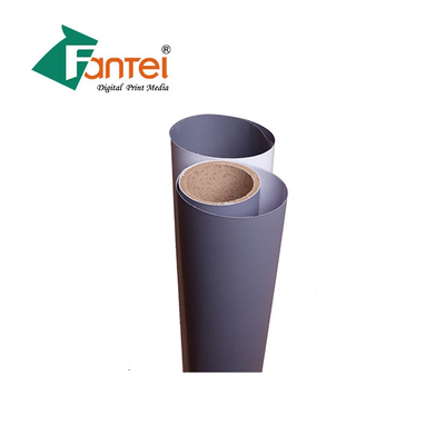 Biểu ngữ chống thấm ngoài trời PVC bên ngoài Màu xám Back 340Gram 200X300